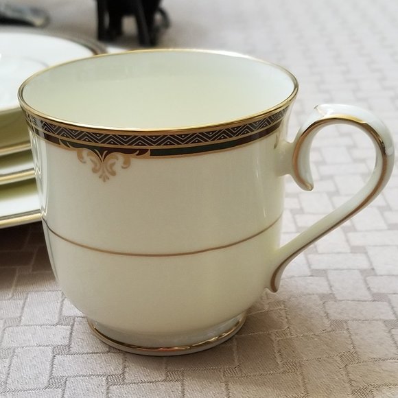 Noritake Lady Quentin 5 Piece Place Setting****EXCELLENT CONDITION**** - Picture 4 of 8